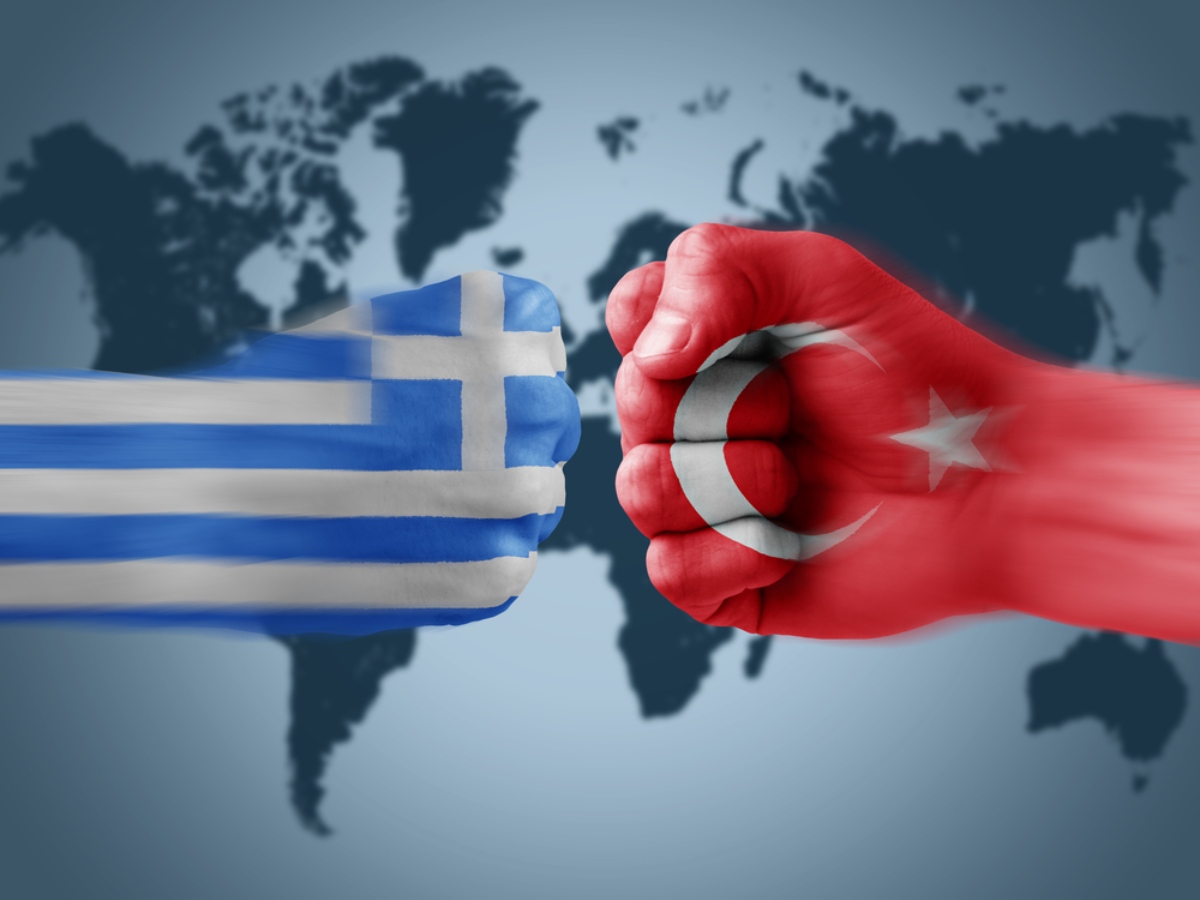 Figyelmeztető lövéseket adott le a görög parti őrség egy török járőrhajóra