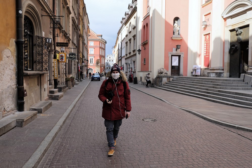 Szlovákiában és Lengyelországban is emelkedtek a fertőzések