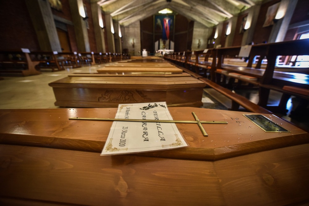 Tizenhétezer fölött a halottak száma Olaszországban