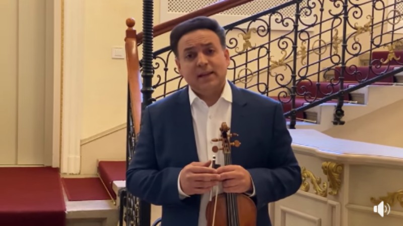 A veszélyhelyzetben dolgozók előtt tiszteleg Mága Zoltán