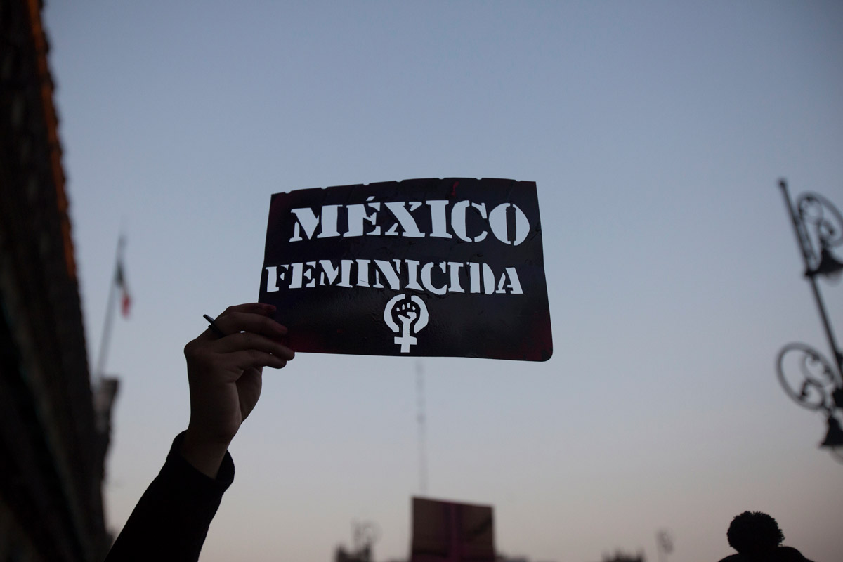 Abortuszpárti nők és abortuszellenes férfiak csaptak össze