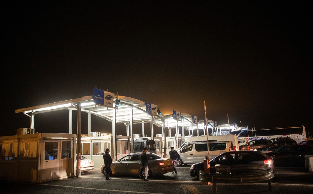 Egy nap alatt ötezren tértek haza