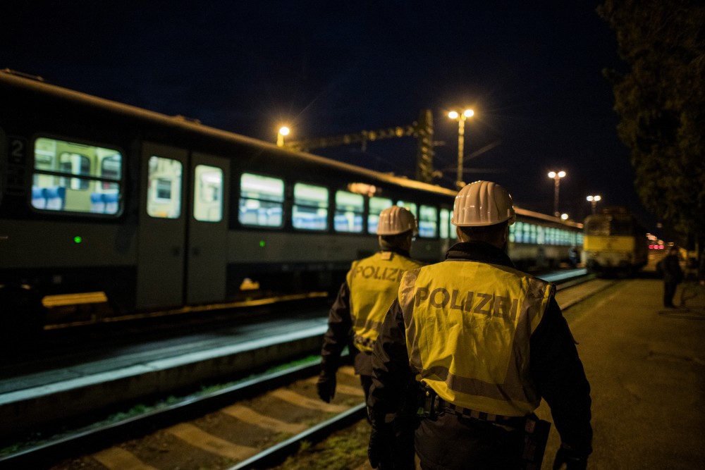 Felfüggesztették a személyvonat-forgalmat