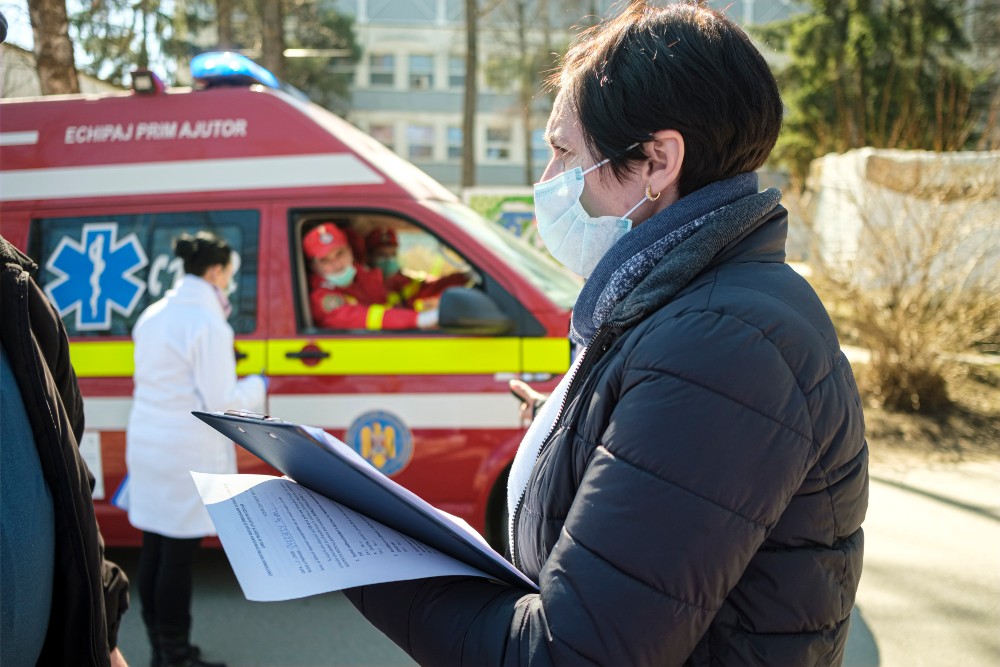 Romániában életbe lépett az éjszakai kijárási tilalom