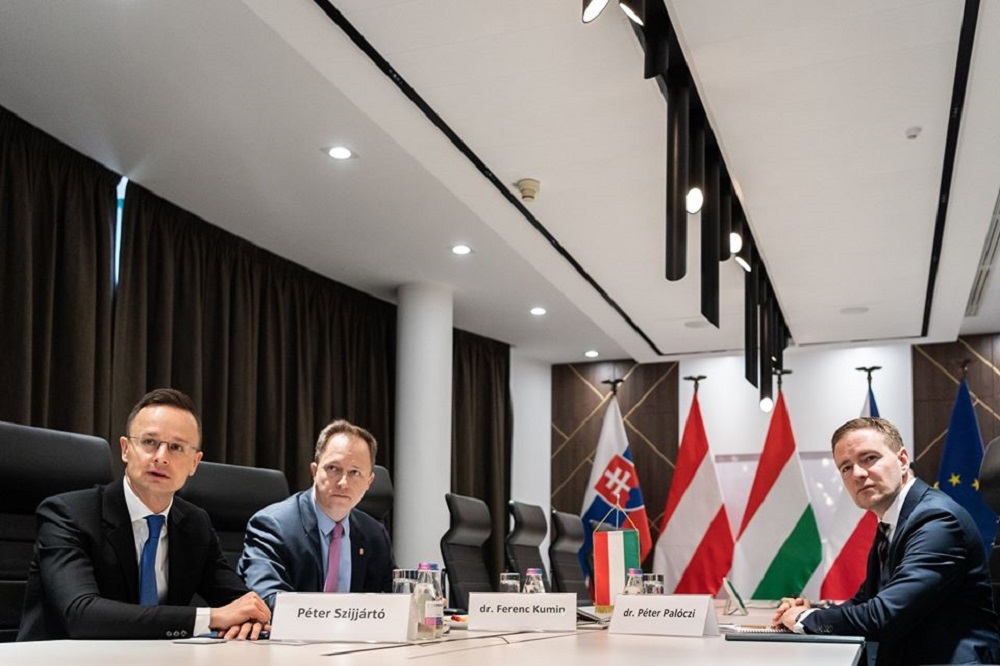 Szijjártó Péter: komoly az egymásra utaltság a térségben