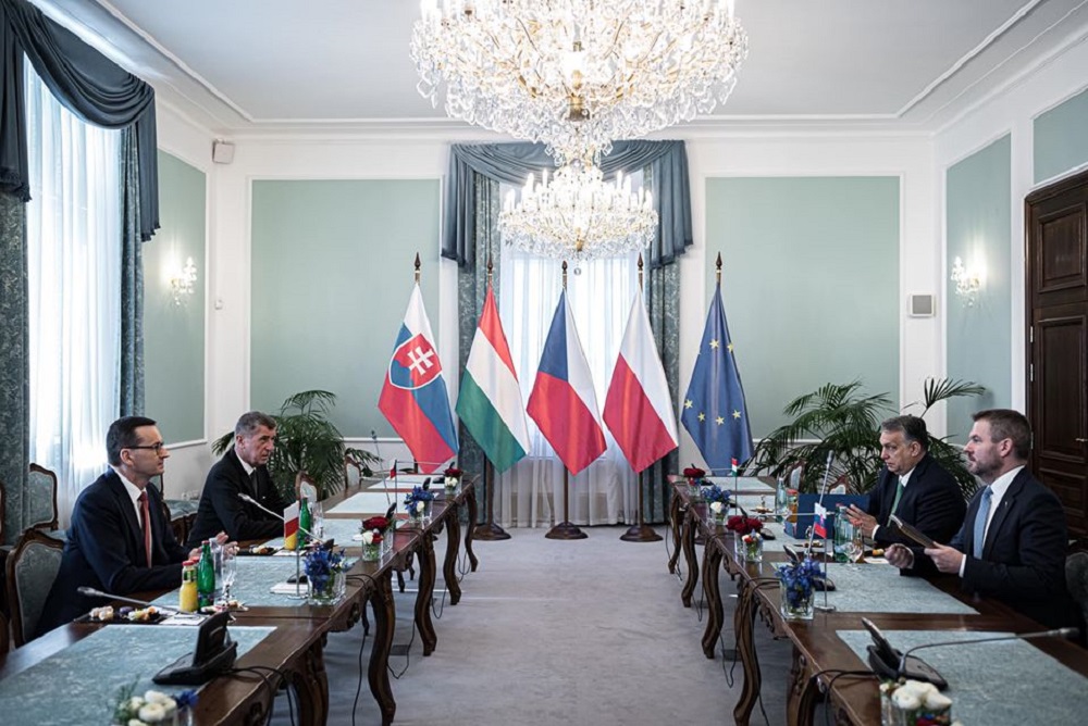 A bajban is együttműködnek a V4-ek