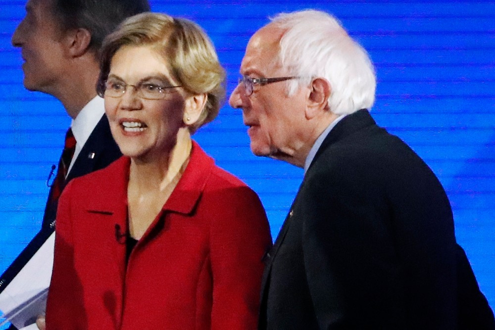 Warren is visszalép