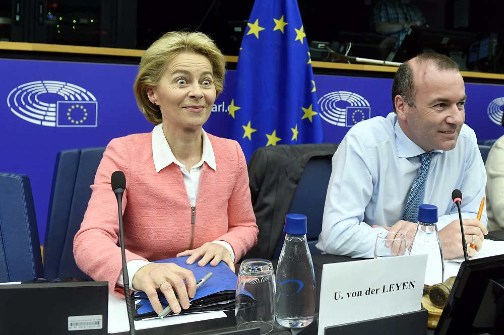 A magyarok többsége a politikai viták félretételét várja Brüsszeltől