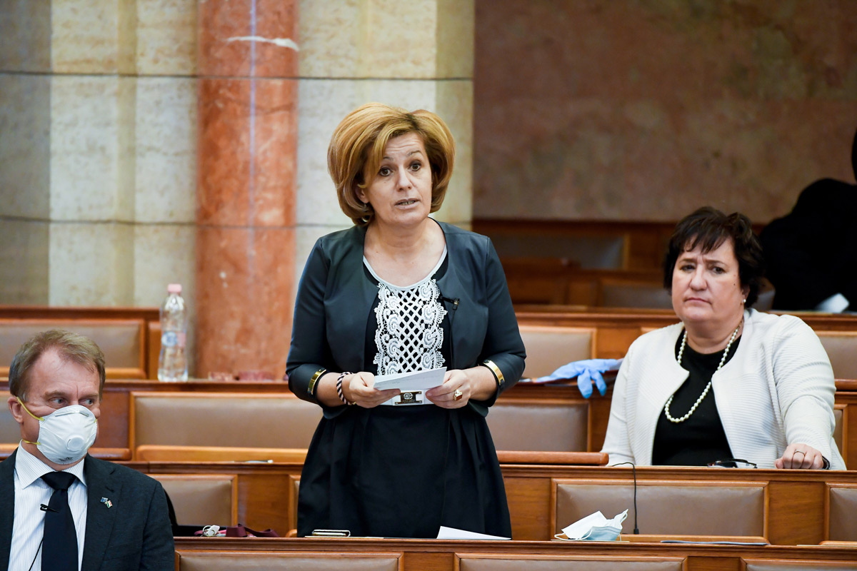 Bangóné orvosokkal szembeni politikai leszámolást vizionál