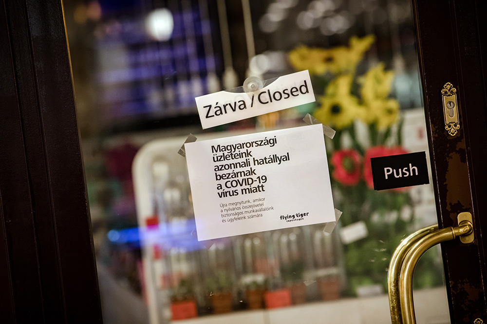 Újranyitás májusban