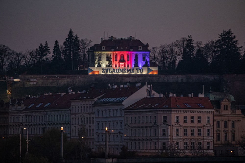 A korlátozások feloldását tervezi a cseh kormány