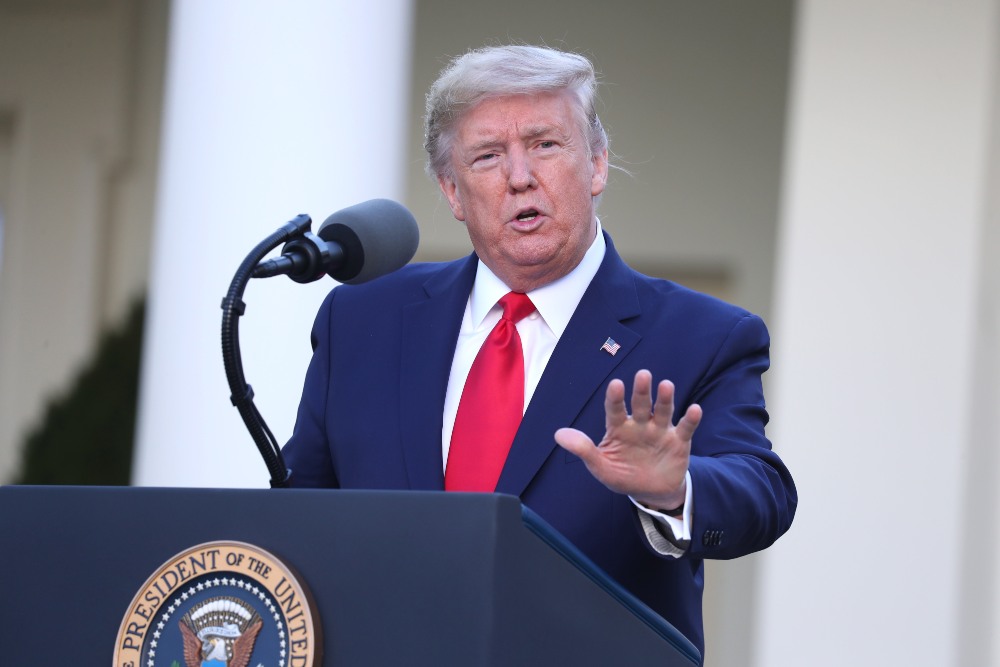 Donald Trump katonás rendet ígér, Joe Biden háborog