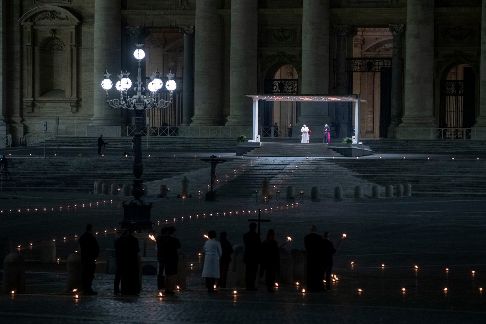 A keresztények feladata a remény hirdetése a halál sötétségében