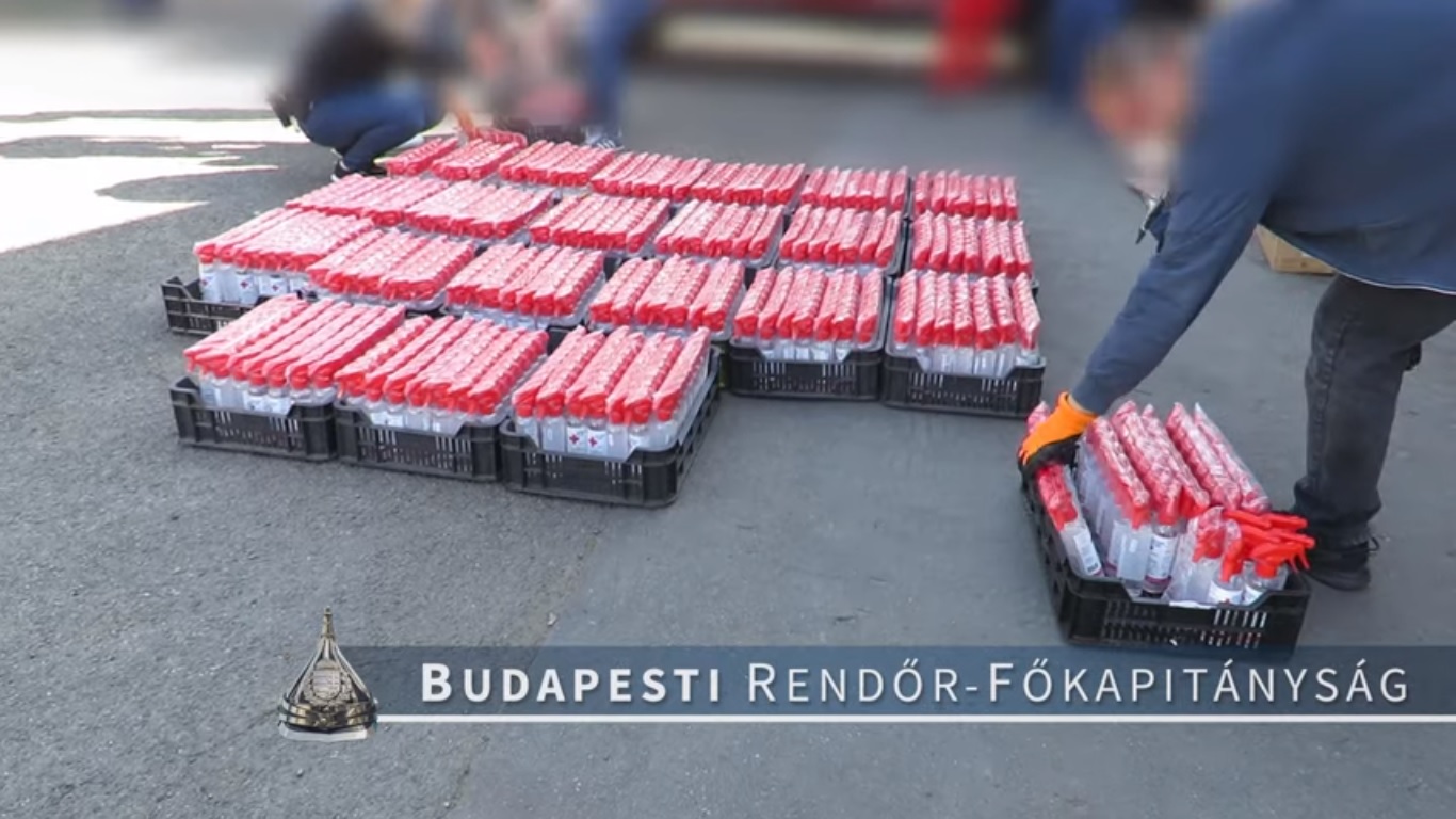 Fertőtlenítőszert hamisító bandát lepleztek le a rendőrök