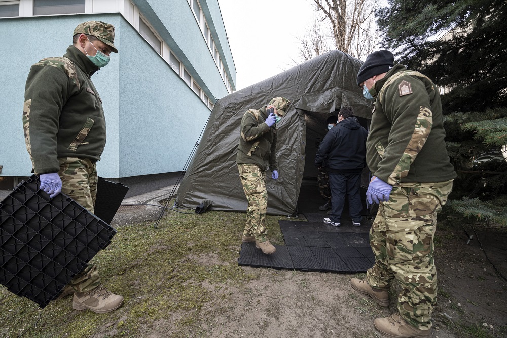 A Magyar Honvédség szerepe a védekezésben kulcsfontosságú