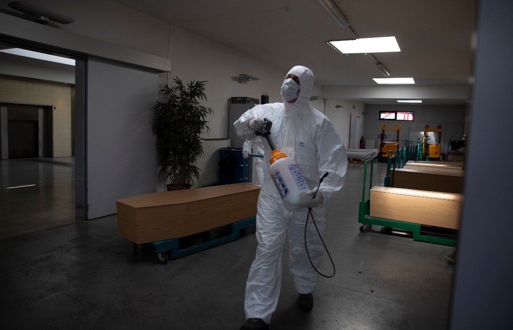 Belgiumban átlépte az ötezret az áldozatok száma