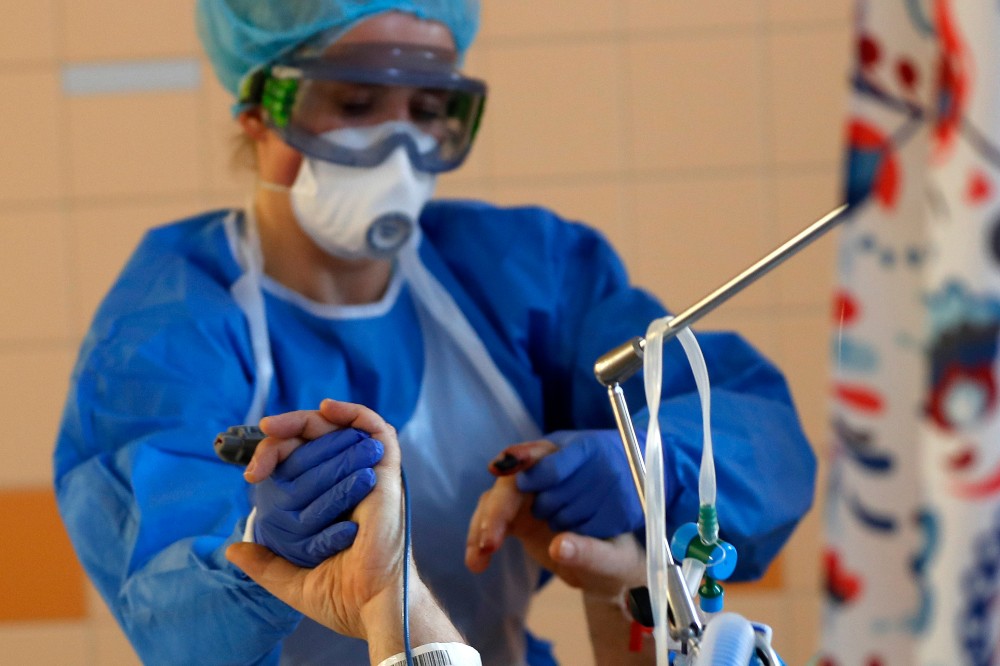 Csehországban reprezentatív koronavírus-tesztelést végeznek