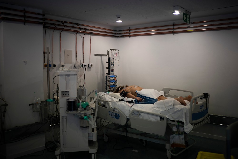 Több mint tízezer halálos áldozat Spanyolországban