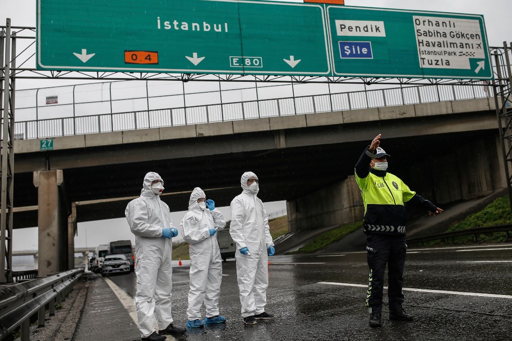Harmincegy török várost lezártak