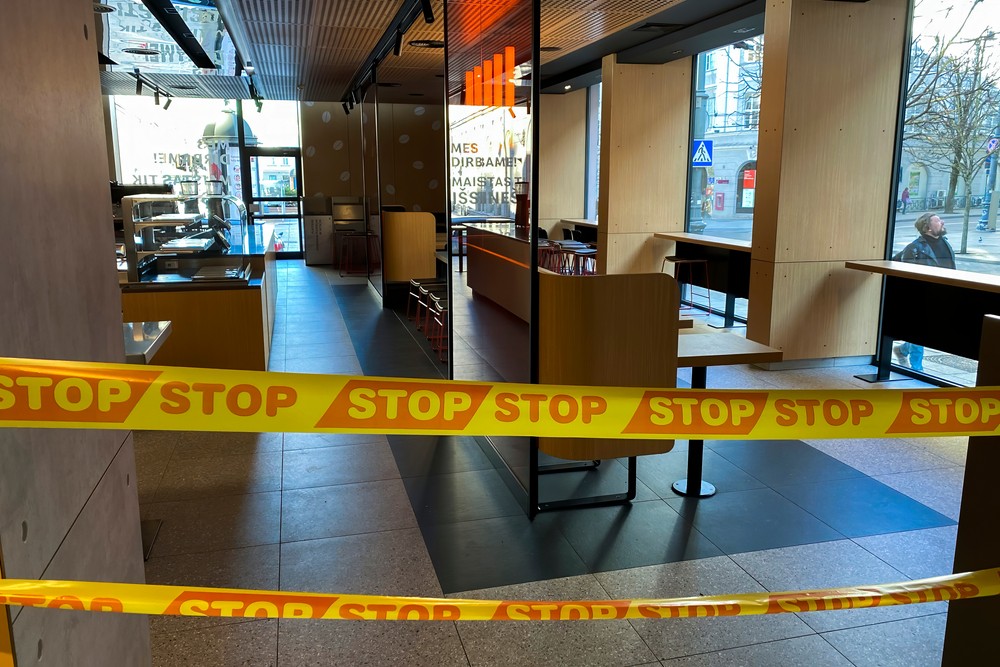 Litvániában háromhetes karantén lép életbe