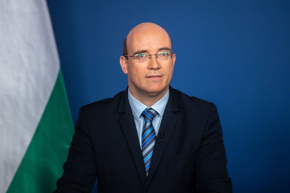 Több mint 84 ezren érettségizhetnek hétfőn