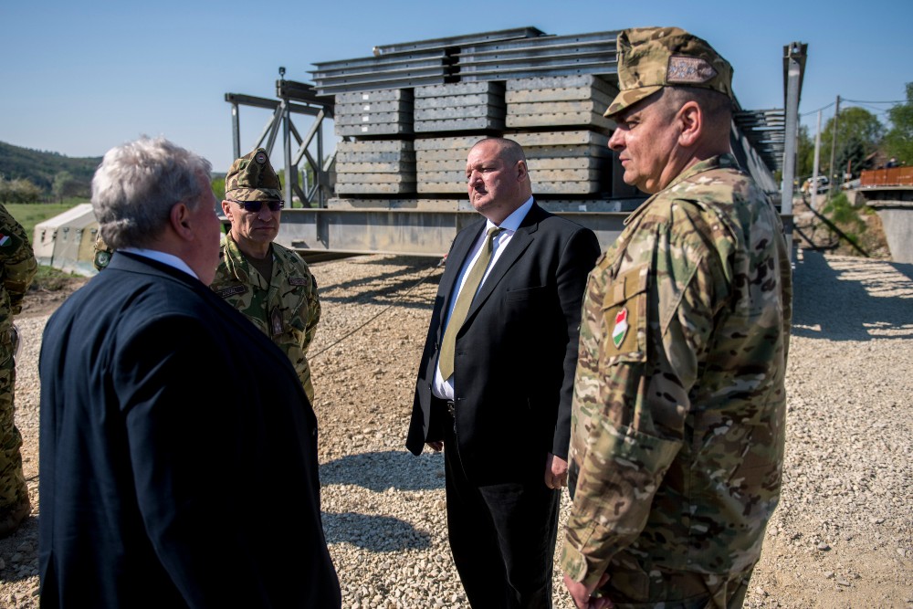A honvédség kész arra, hogy részt vegyen a gazdaság újjáélesztésében