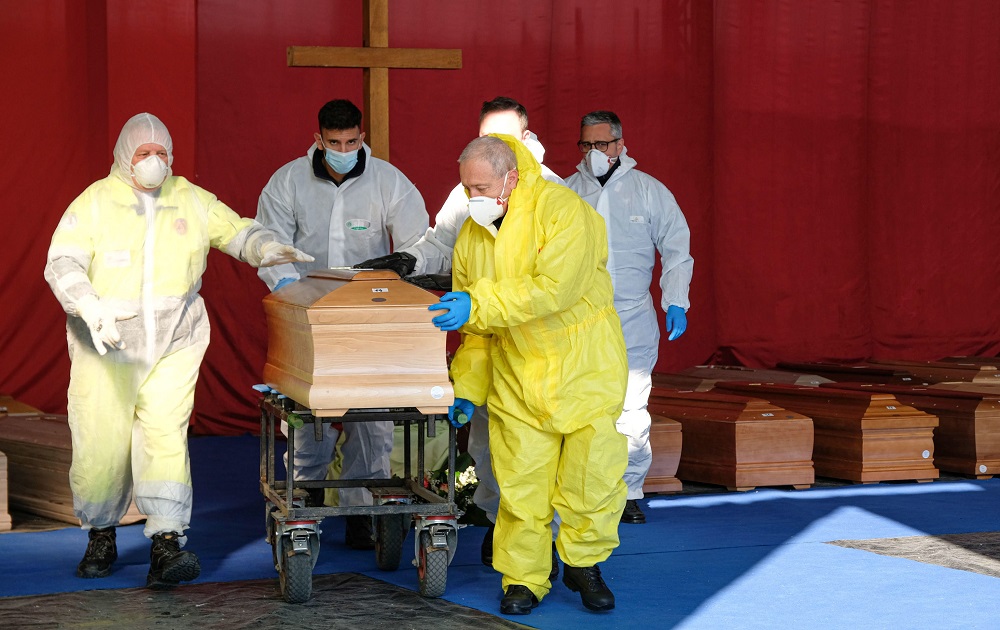 Még mindig magas a napi halálozási szám Olaszországban