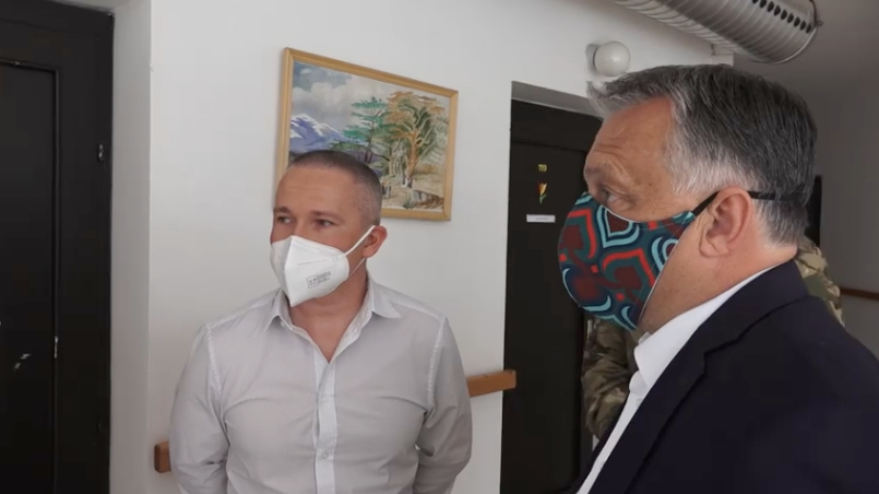 Egyházi fenntartású idősotthonba látogatott Orbán Viktor