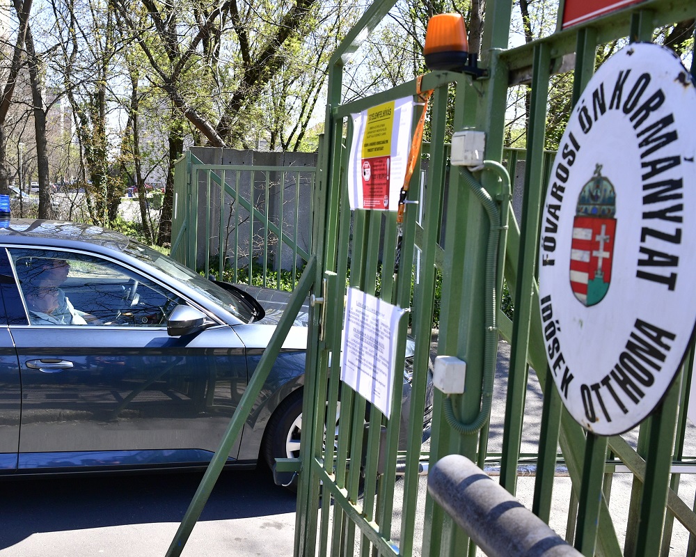 Száznegyven idősotthoni gondozott hunyt el hazánkban