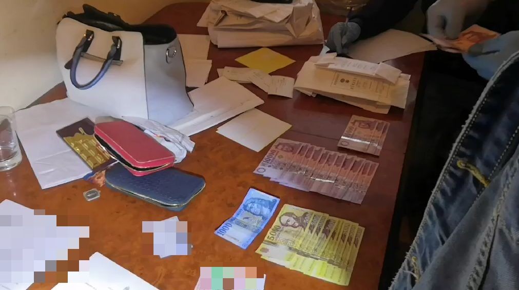 Unokázós csalókat fogtak el