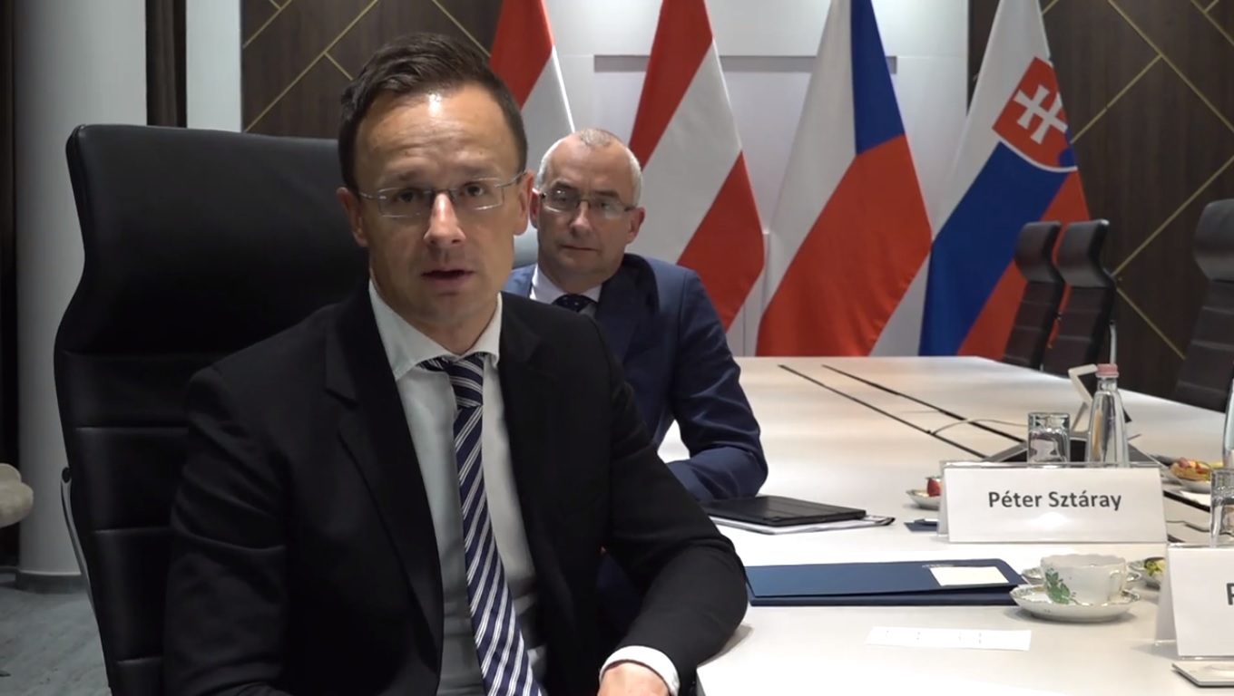 Fenn kell tartani a nemzetközi áruszállítás akadálymentességét