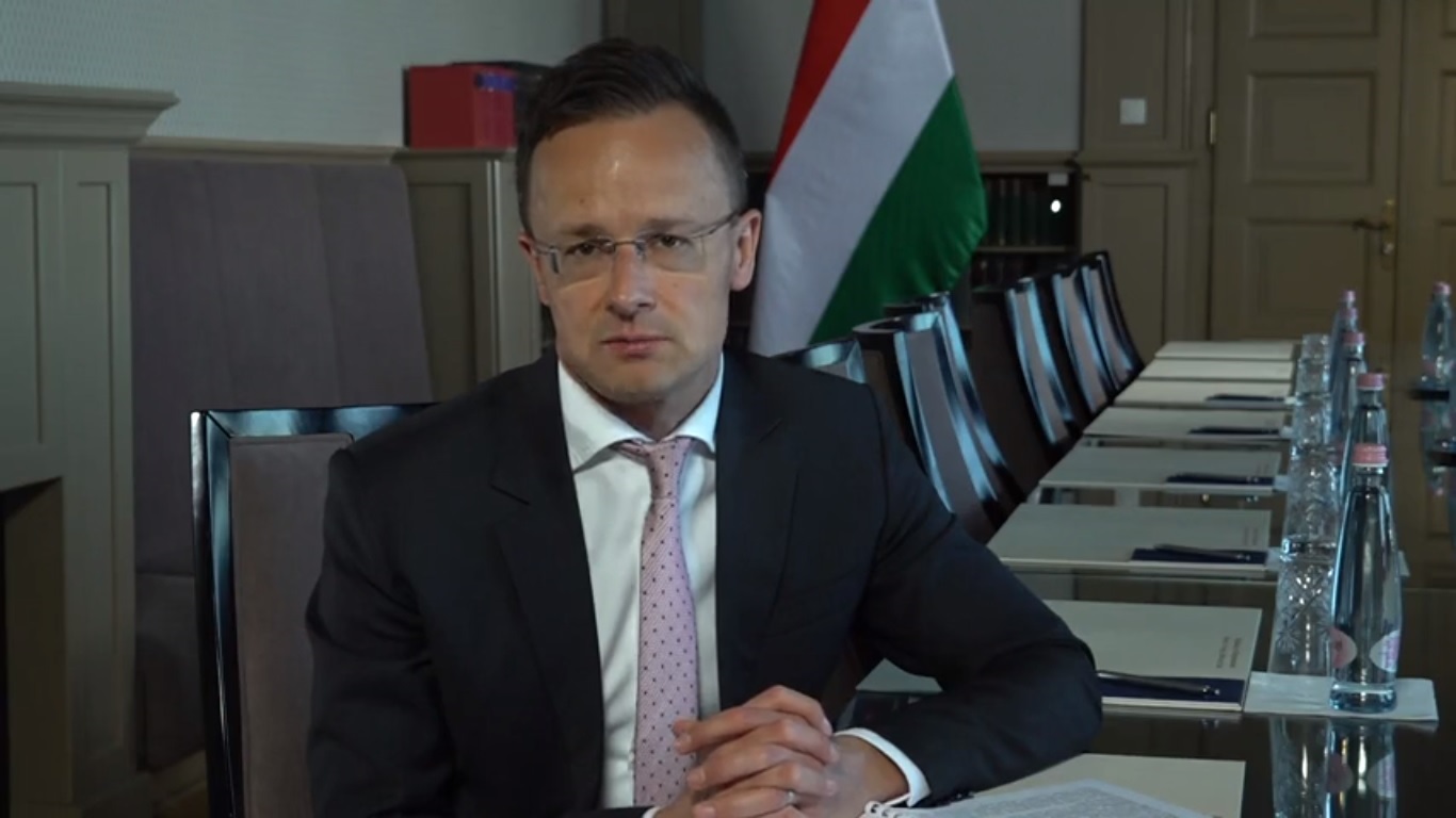 Újabb négy repülőgép hozott védőfelszerelést Magyarországra