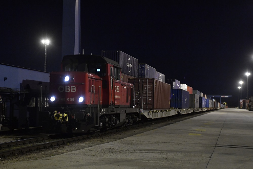 Tehervonatokat fosztogató banda hét további tagját fogták el