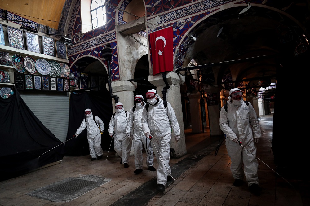 Továbbra is négyezer felett az újonnan igazolt fertőzöttek száma