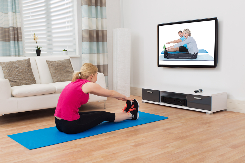 Közös otthoni tornára buzdítja a nézőket a közmédia