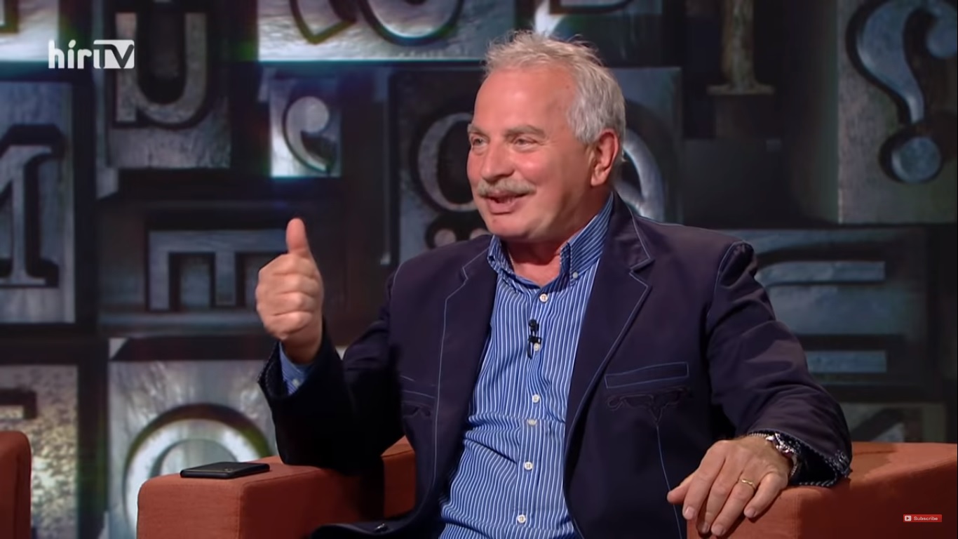 Adjunk hálát, hogy nem keresztbe festették fel a biciklisávot!