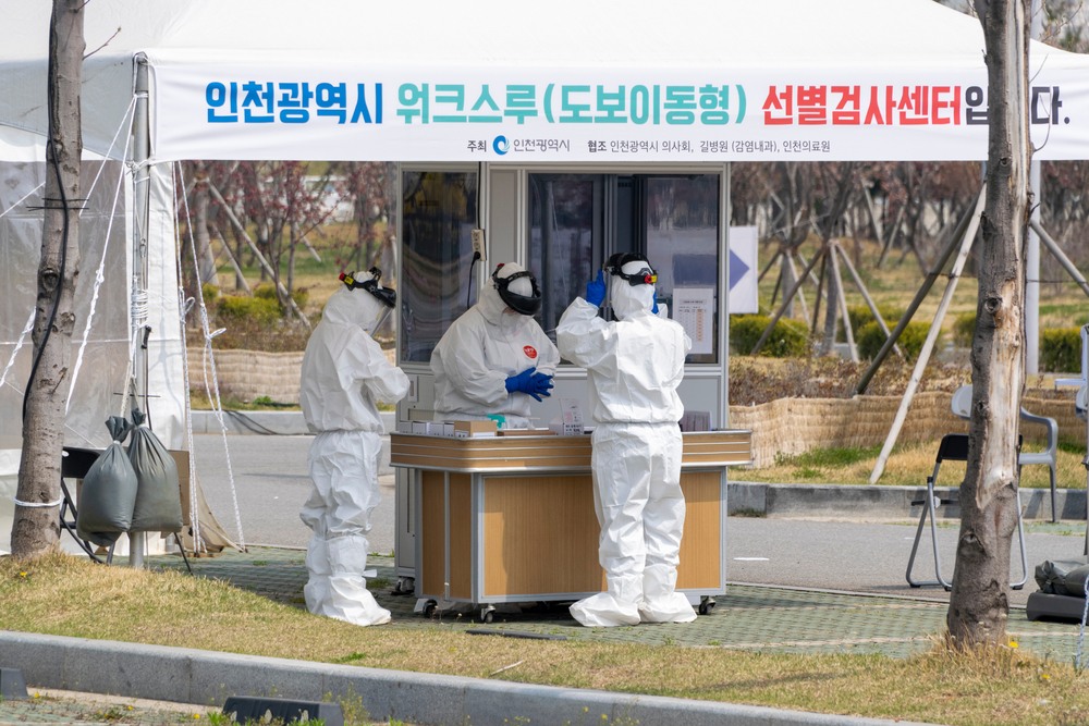 Dél-Korea részben visszaállította a korlátozásokat