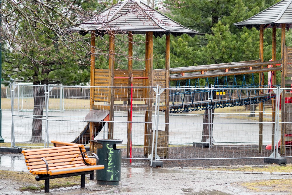 Norvégiában megnyitják az iskolákat és a bárokat