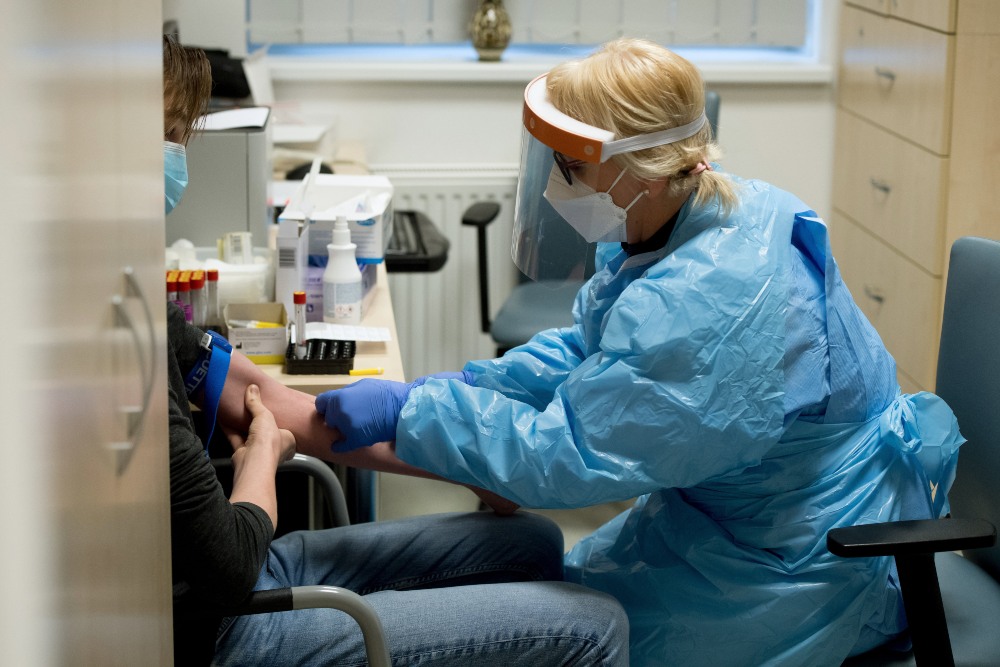 Már több mint kilencszázan meggyógyultak a fertőzöttek közül