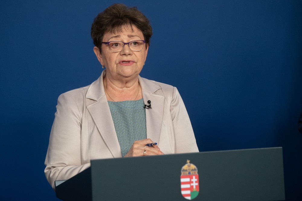Országos tisztifőorvos: a fertőzöttek negyede harminc év alatti