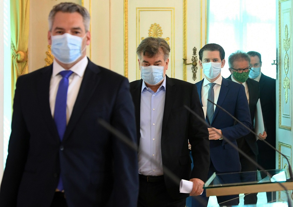 Az osztrák kormány tagjai dolgozókat kerestek fel a munka ünnepén