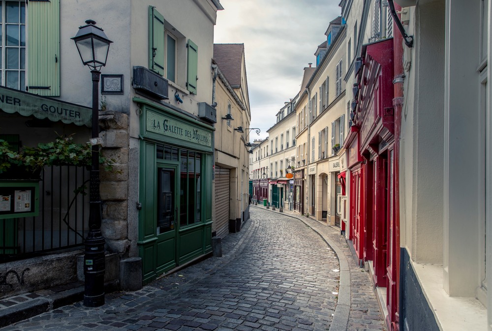 Párizsban az úttestet is elfoglalhatják a kávéházi teraszok