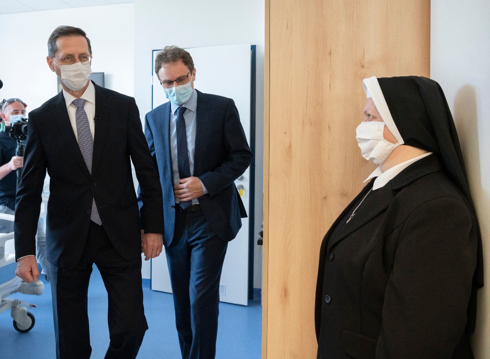 Átadták a Budapesti Szent Ferenc Kórház felújított szárnyát