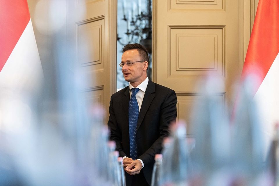 Elsők között tesztelhetjük a japán Avigan gyógyszert