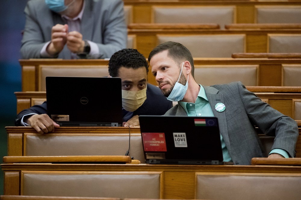 Tordai: a felelősség áthárítása jól megy a kormánynak