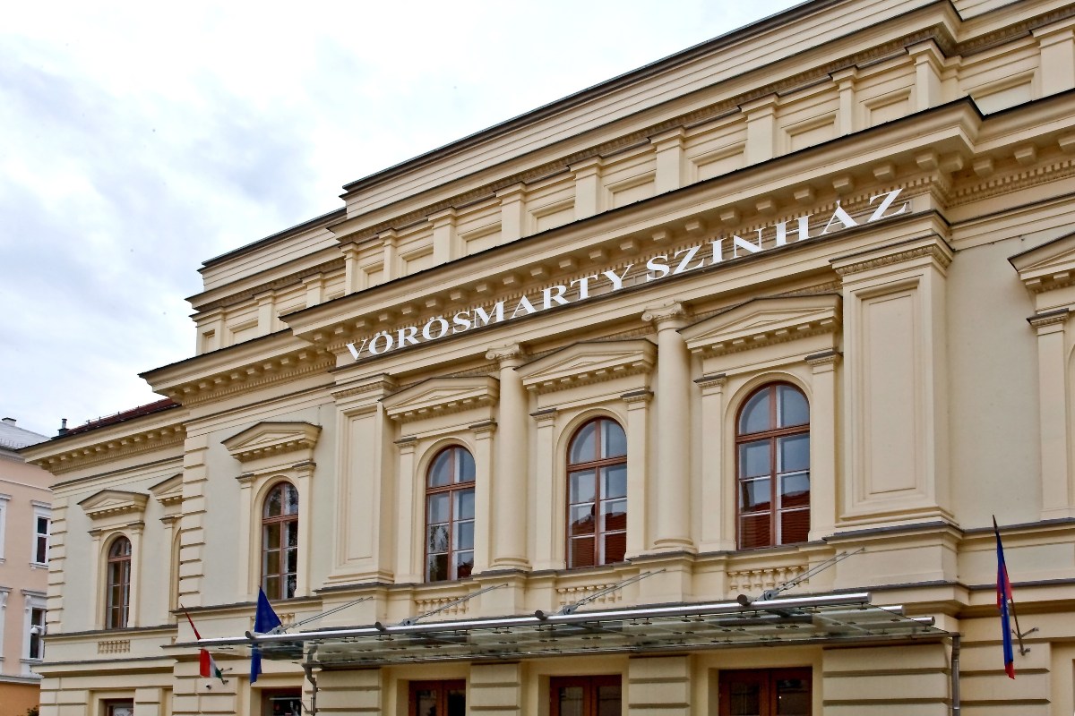 „Ember, küzdj, és bízva bízzál”