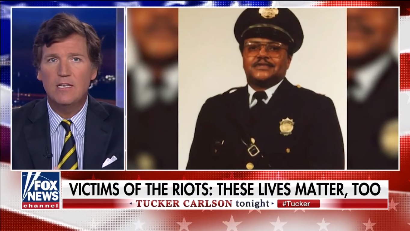 Vádat emeltek a nyugalmazott rendőrt meggyilkoló tüntető ellen