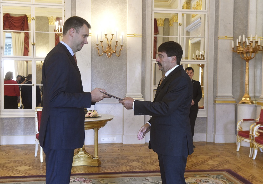 Áder János kinevezte a Magyar Nemzeti Bank alelnökévé Virág Barnabást