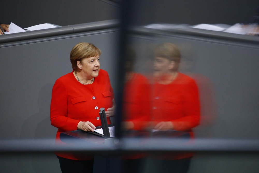 Merkel óva int a könnyelműségtől a járvánnyal szemben