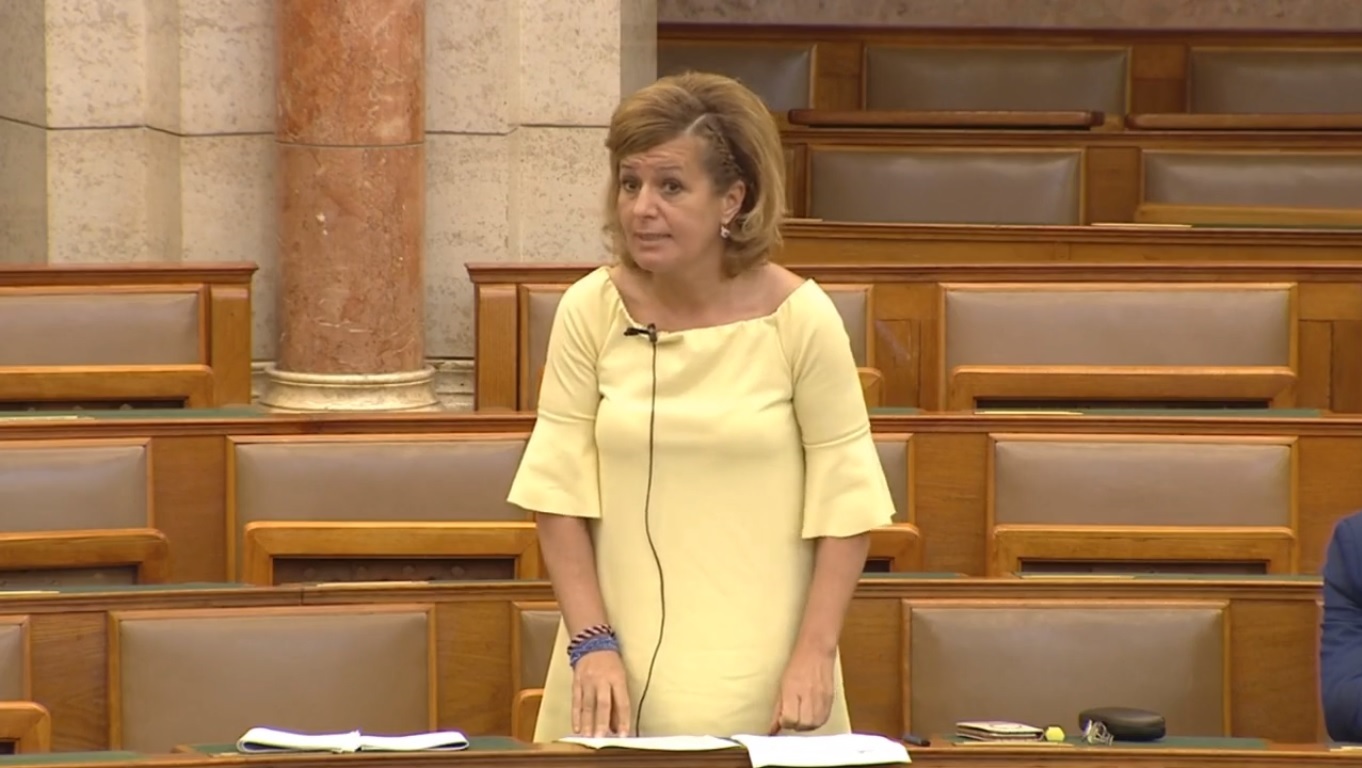 Rétvári Bence eligazította Bangónét